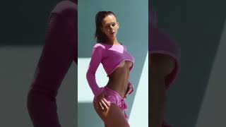 QuickClipsHQ - Rachel Cook Under-boob Hotness