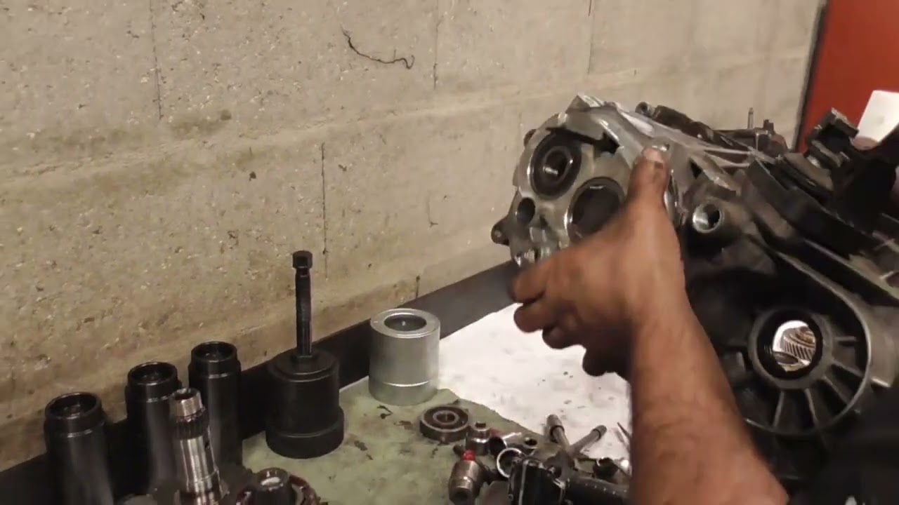 Разборка коробки передач Renault Nissan Dacia часть 1