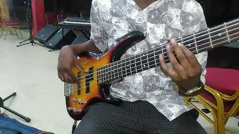 Learn What Every Bass Player Know. (licks,movements and passing notes)