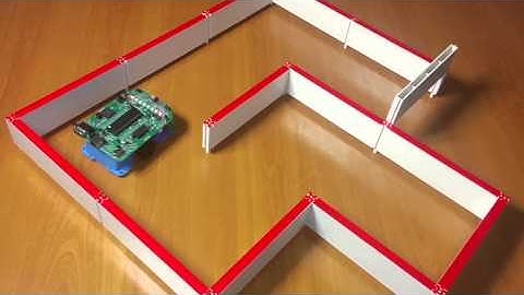 Robot Formula Flowcode dans un labyrinthe [Multipower - Education & Pros]