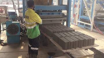 Conmach BlockKing-25FSS Concrete Block Making Machine at 15 cm Solid & 14 cm Hollow Block Production