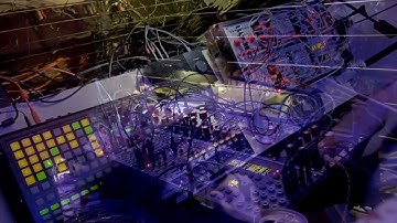 dc11xKerst - Unknown Movement Podcast 10