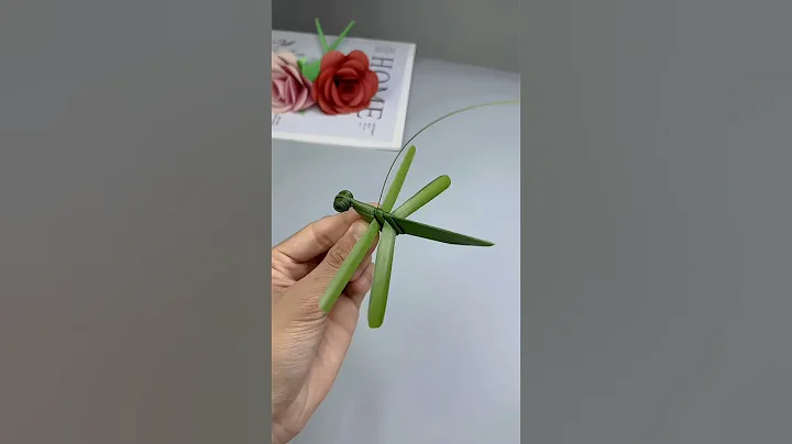 How to Make a Palm Leaf Dragonfly | Simple DIY Craft Tutorial 🐉🌿 #PalmLeafCraft #DIYDragonfly
