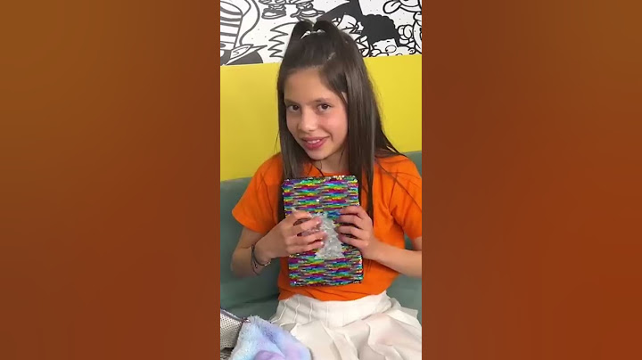 QUÉ HAY EN MI BOLSO con CELESTE hermanita de YOLO AVENTURAS!