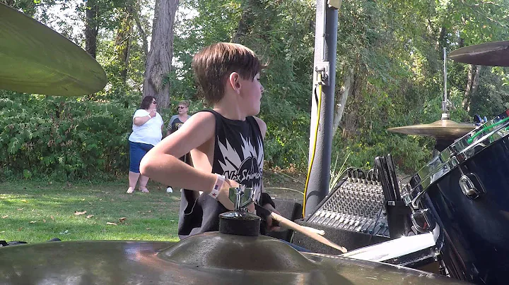 Alex Shumaker plays Nirvana Teen Spirit with Resul...