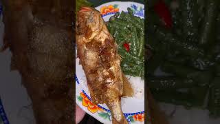 Makan Siang Anget Anget Lauk Ikan Demang Tumis Kacang Panjang