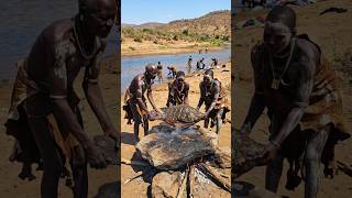 Wow Karo Tribe Roasting Huge Tilapia On A Hot Stone
