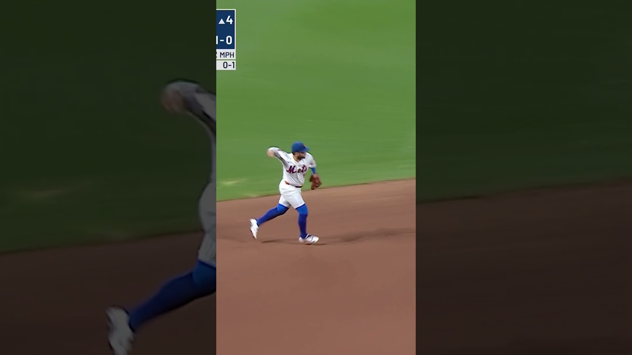 Bo Bichette with the smooth double play! 👏
