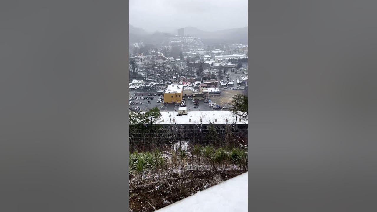 SNOWFALL OVER GATLINBURG TENNESSEE YouTube