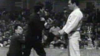 Bruce Lee speed punch