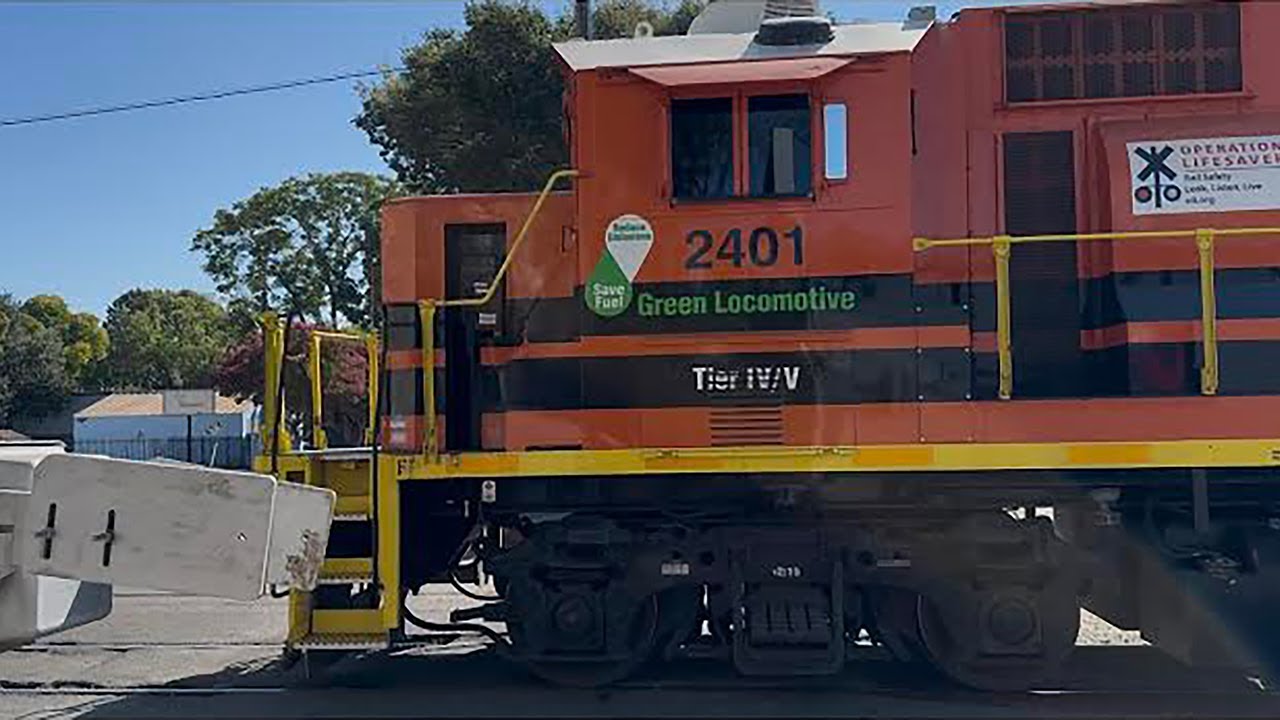California Northern PR24B 2401 and 3GS21B-DE 501 Pull The Local Train ...