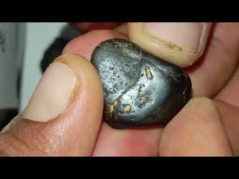 Black Diamond vs Meteorite: How to Identify Carbonado Stones at Home