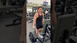 Hammer Strength Shrug Machine
