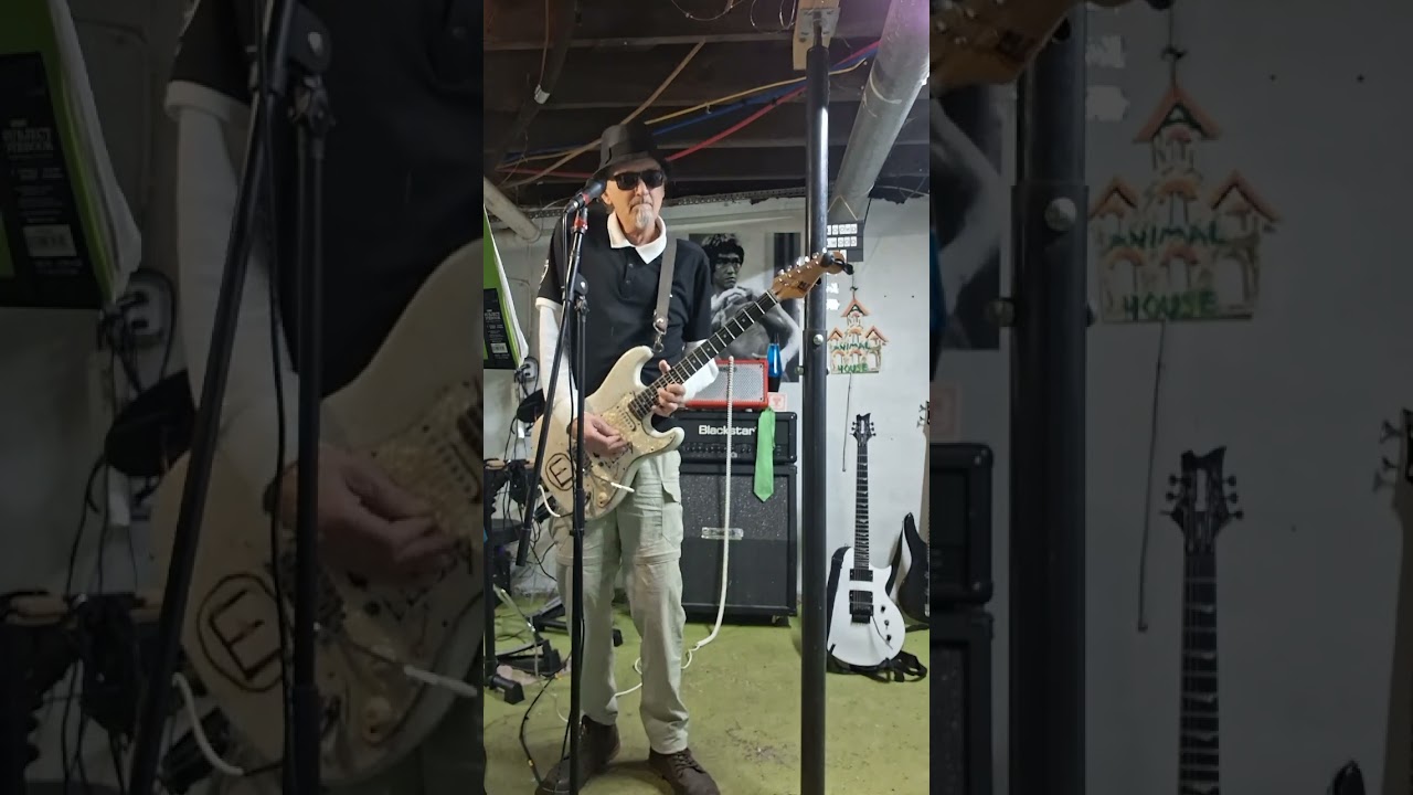 GUITAR IMPROVISATION in 80s heavy metal style