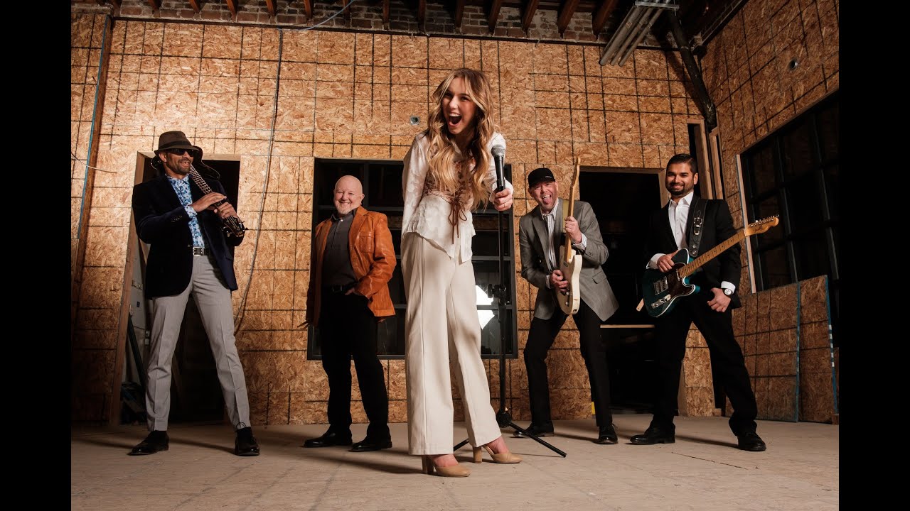 Paige Anne @ the Silver Dollar Bar and Grill in Jackson Hole WY with the band Almost Famous