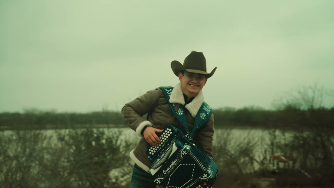YouTube पर Olor a Monte - Israel Morales (Video Oficial) देखें