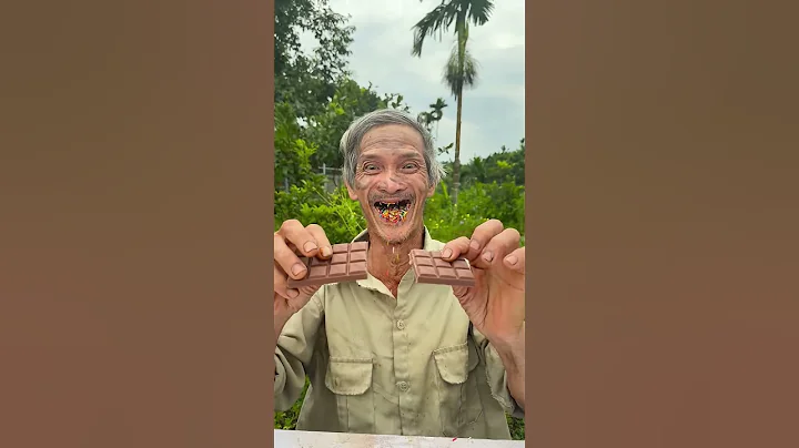 Ông nội tội nghiệp bẻ thanh SOCOLA siêu cute 🍫😱♥️👴 #shorts #cute