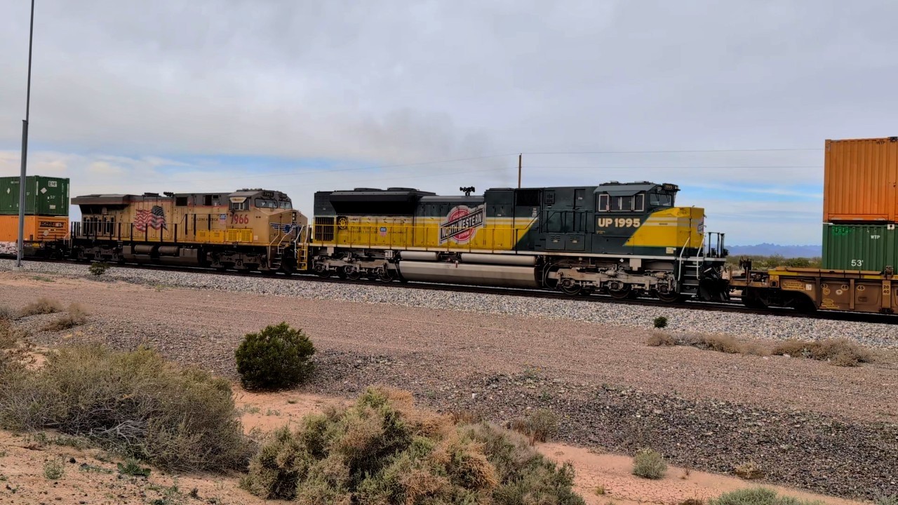 UP 8108 East — Double-Stacks with C&NW Heritage DPU (UP 1995) at Colfred | Sunset Route