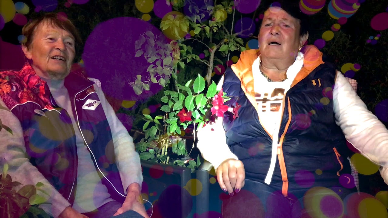 Сидели мы на крыше. Сестры Ульяновы. - YouTube