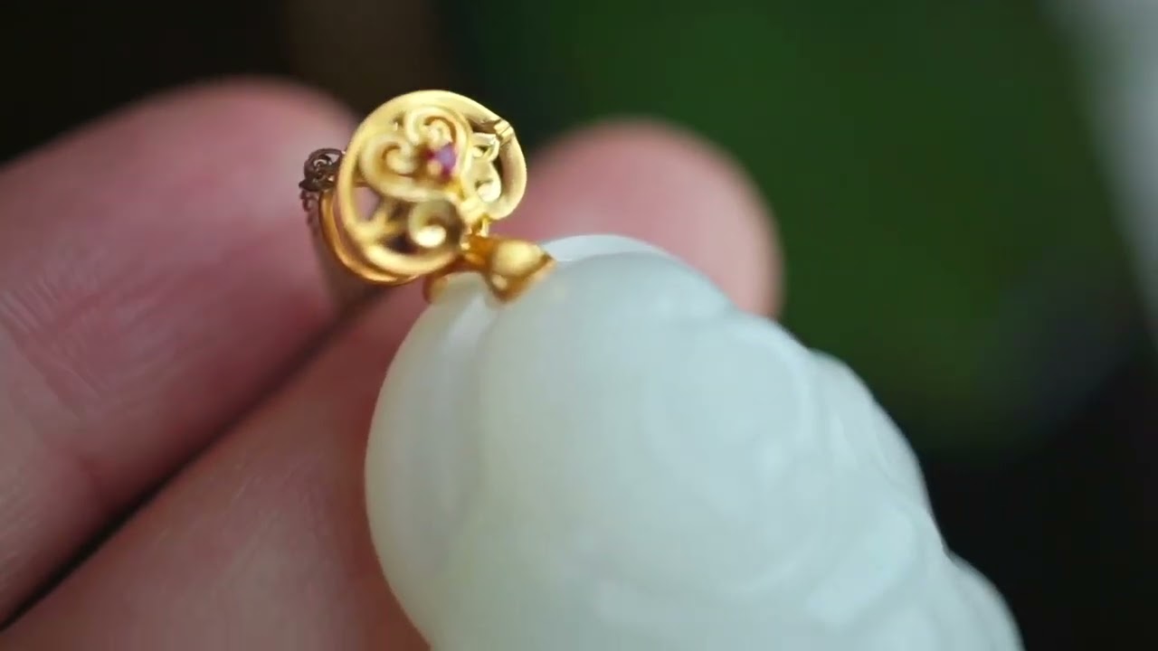 718434 和田玉新疆且末糖白料“笑口常開”彌勒佛吊墜