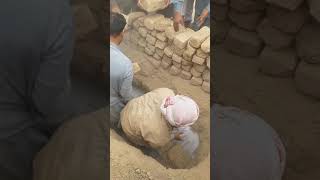 طريقة الدفن في البقيع اللهم ارزقنا حسن الخاتمةThe method of burial in the baqi