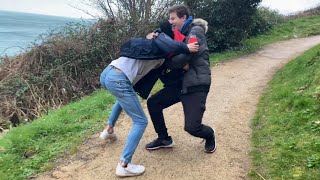 Ce Prank Finit En Bagarre