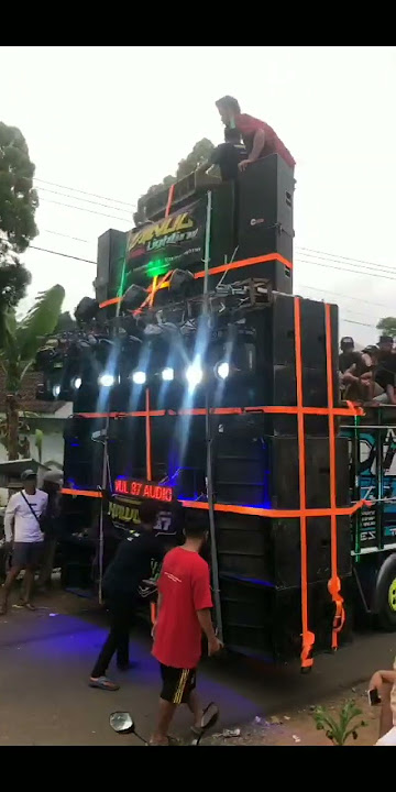 detik detik jatuh dari sound sistem