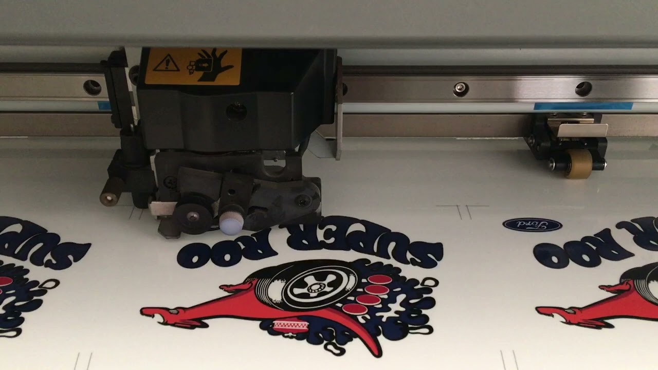 Roland VP-540 wide format printer and cutter