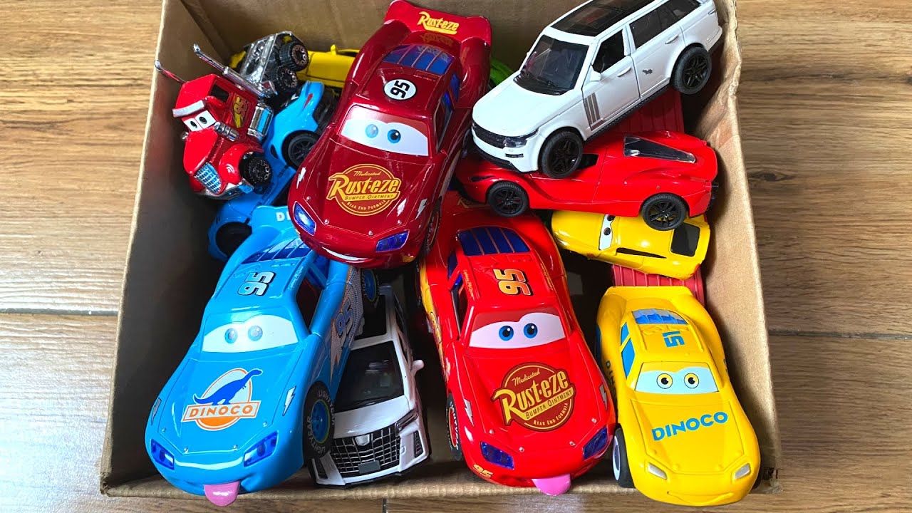 モデルカーが詰まったボックス - マツダ Mx5、ケーニゲスグ ジェスコ