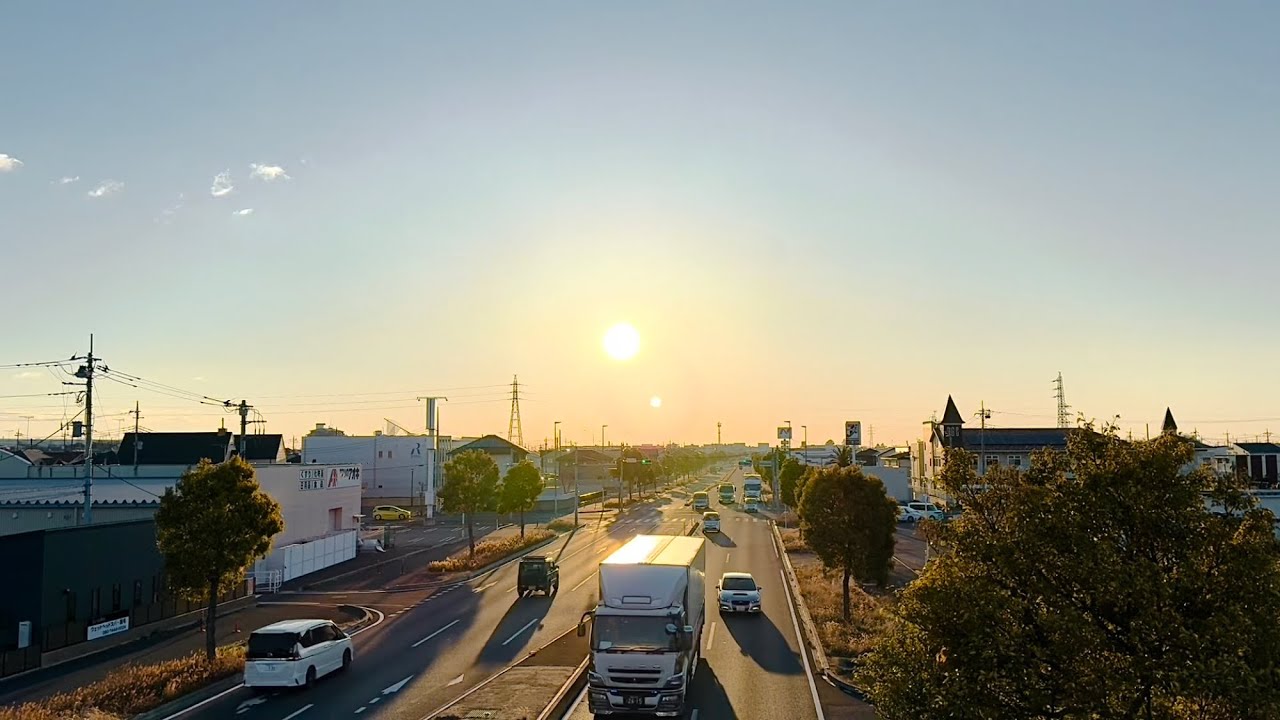国道354号線の歩道橋から見える日の出/R354 pedestrian bridge sunrise - YouTube