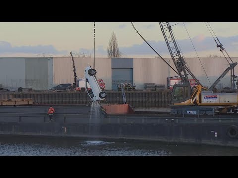 Bestuurder van te water geraakte auto overleden in Capelle aan den IJssel