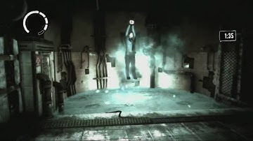 Batman: Arkham Asylum (Xbox 360) - Harley Quinn & 2 security guards stage