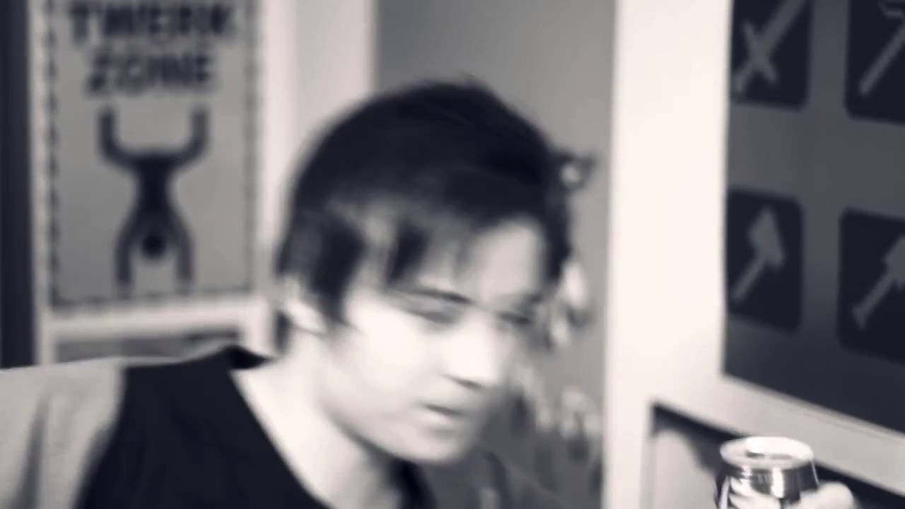 ИВАНГАЙ КУРИТ И ПЬЕТ? - YouTube