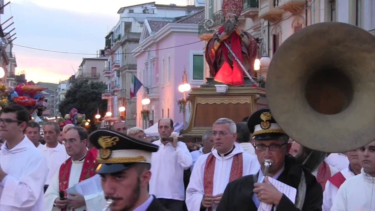Processione di San Dionigi per le vie di Crotone