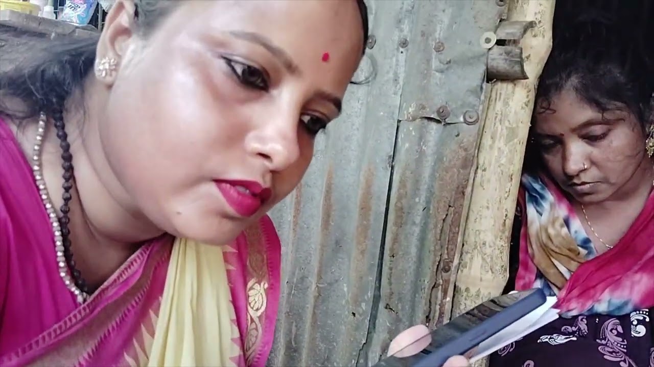 প্রবাসী স্বামী স্ত্রীর নামে জমিজমা, গাড়ি, সোনার গহনা করে দেবার পর স্ত্রী এখন অন্যের ঘরে