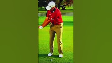 Steve Stricker chipping motion