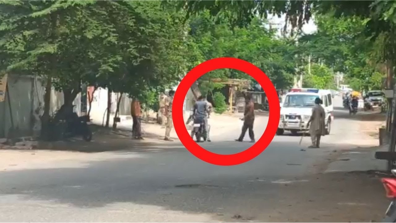 Nalgonda Police Ne Kiya TSSPDCL Employee Par Hamla | HYDNOW | 22-05-2021