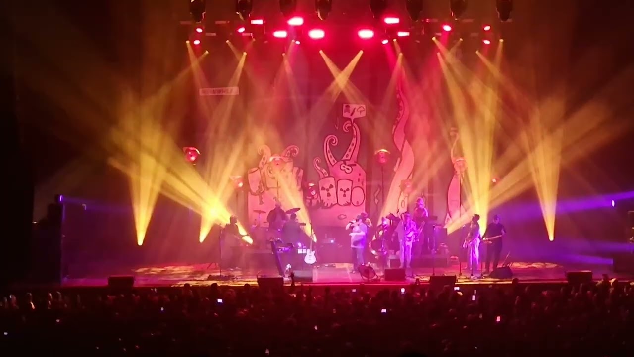 @fatfreddysdrop medley at #Paris #FRANCE OCT 2026