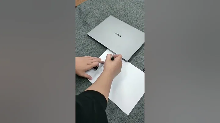 用華為筆記本給小米手機充電？#筆記本電腦#手機#shorts - 天天要聞