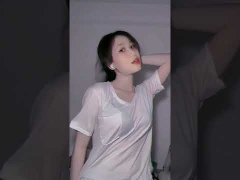 Bigo Live Sexy gái xinh Bigo nhảy lộ mu chà bá hàng siêu nước