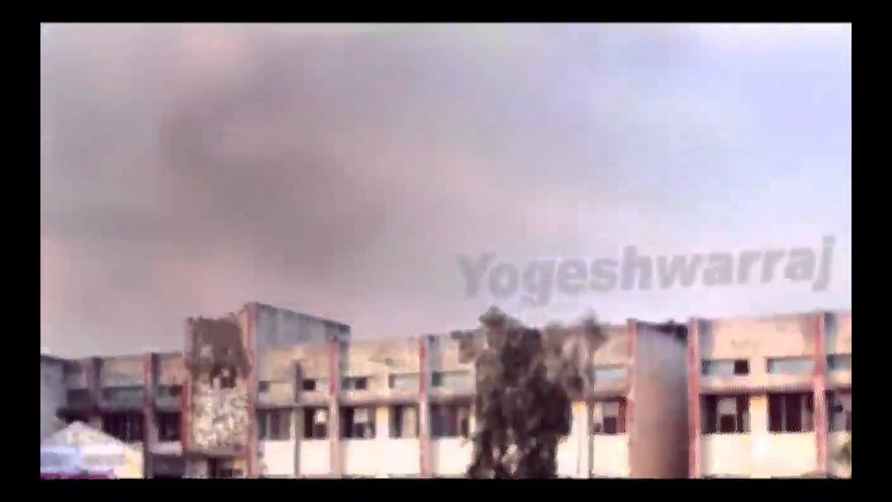 The Moment of K.V. Bhavnagar school building collapse caught on my camera.!!!!!!!!!!