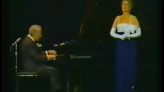 Opera Söyleyen Kadının Sesinden Korkan Piyanist