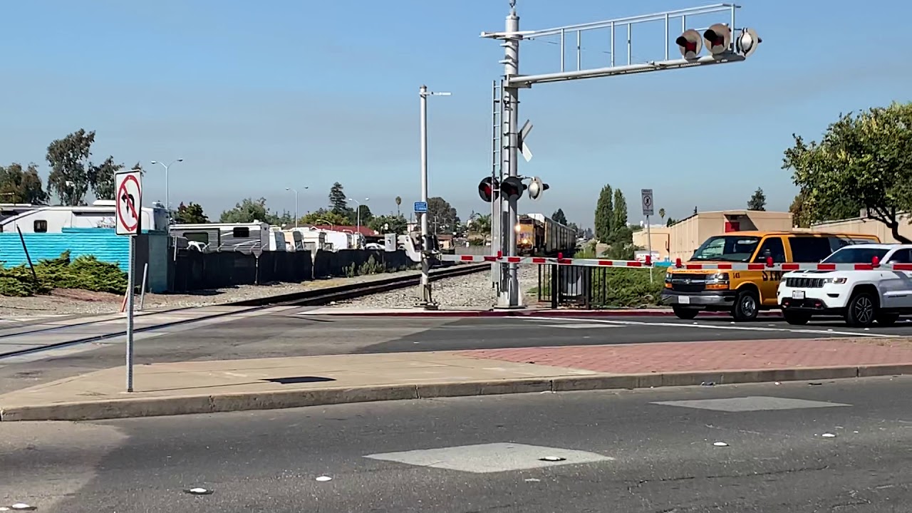 Union Pacific Building America 8033 & 7867 double Head