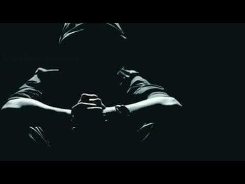 ما في تغمض عينيك و تعمل حالك مش شايف