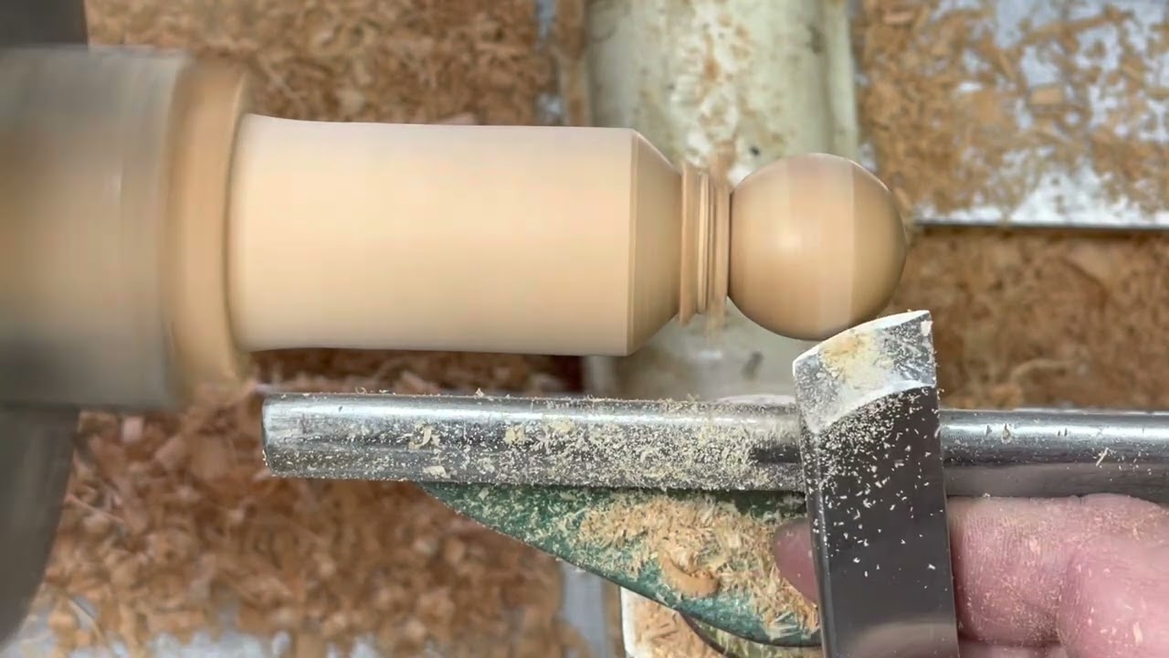 Skew Spiral Catch While Turning a Sphere