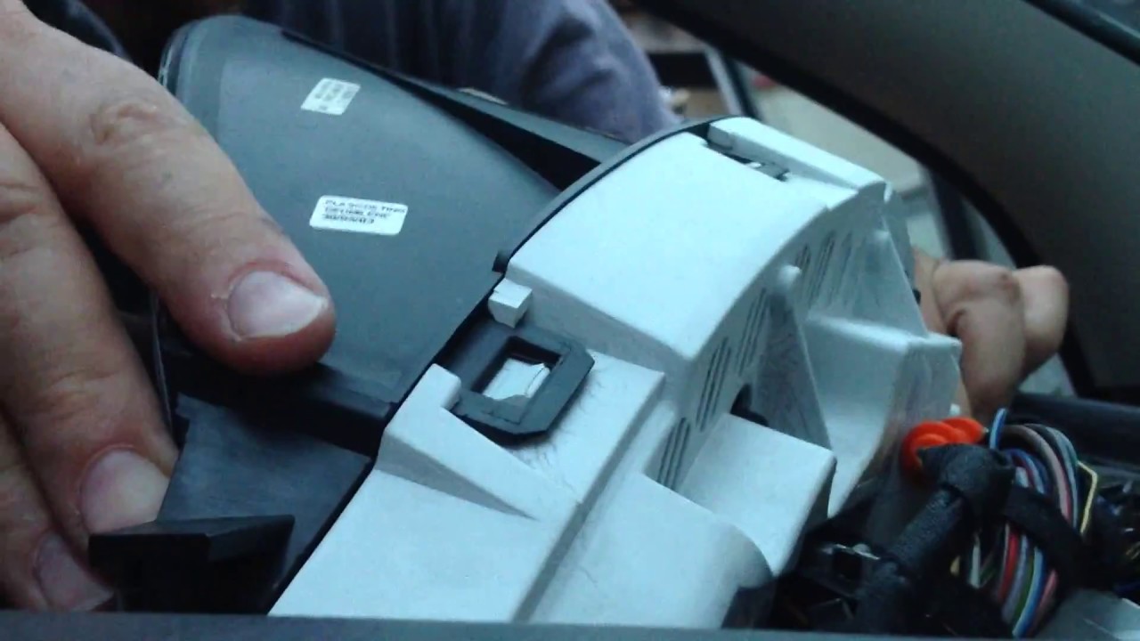 Mercedes Classe A (W168) - Retirada / Colocação Painel de Instrumentos - TUTORIAL