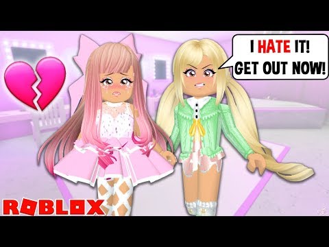I SURPRISED MY BEST FRIEND WITH A MAKEOVER AND SHE HATED IT! Roblox