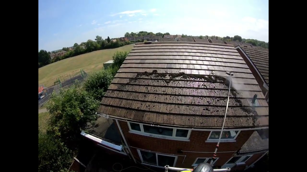 Roof Steam Cleaning in Bromsgrove – Moss Got Kicked Out! 😱