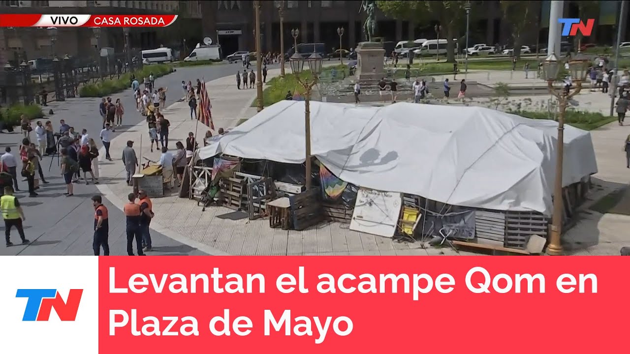 Operativo para levantar el acampe de la comunidad Qom en Plaza de Mayo