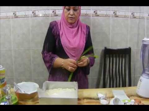 CuisinesKuOnVid EP02 - Kuih Seri Muka - YouTube